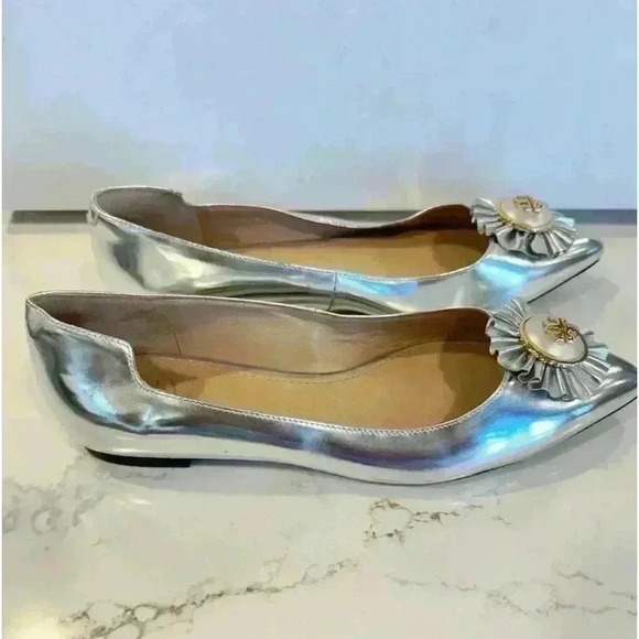 Tory Burch Silver Flats with Custom Pearl Logo with Gold Trim design (Size 5) - Picture 2 of 8
